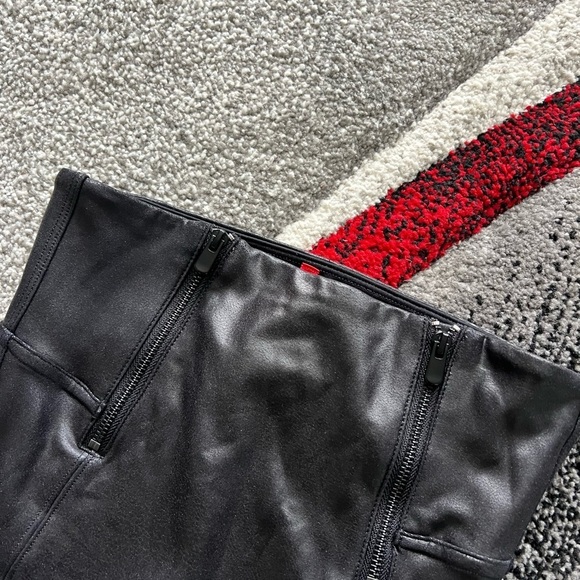 Spanx Faux Leather Zipper Detail Leggings - Picture 2 of 4